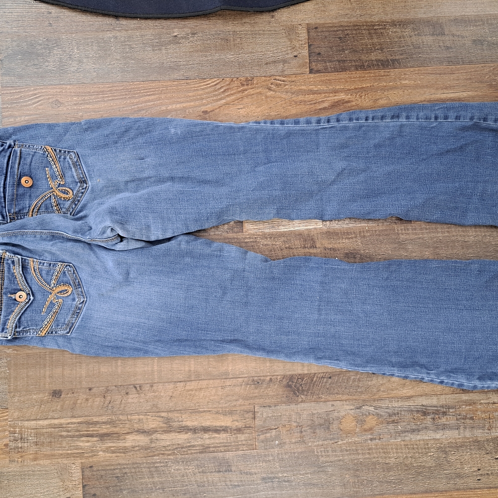 LEI Women's Boot Cut Jeans in Blue with Embroidered Pockets